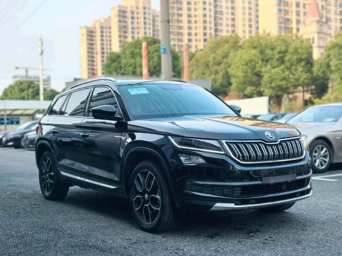 2019 Skoda Superb 2.0T 220HP L4 7DCT,autocango,china used car exporter,china ev exporter,chinese used car exporter,chinese used ev exporter