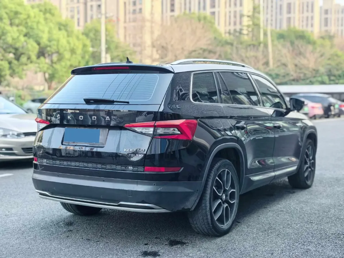 2019 Skoda Superb 2.0T 220HP L4 7DCT,autocango,china used car exporter,china ev exporter,chinese used car exporter,chinese used ev exporter