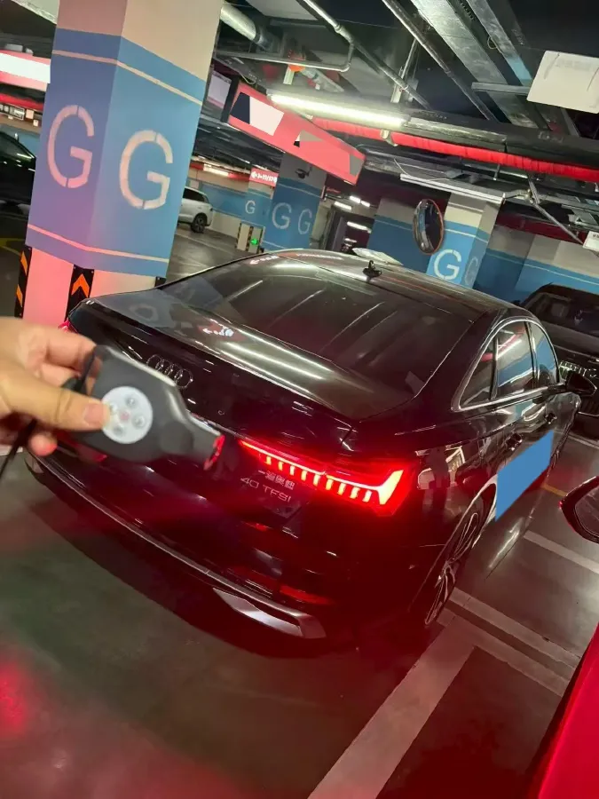 2023 Audi A6L 2.0T 190HP L4 7DCT,autocango,china used car exporter,china ev exporter,chinese used car exporter,chinese used ev exporter