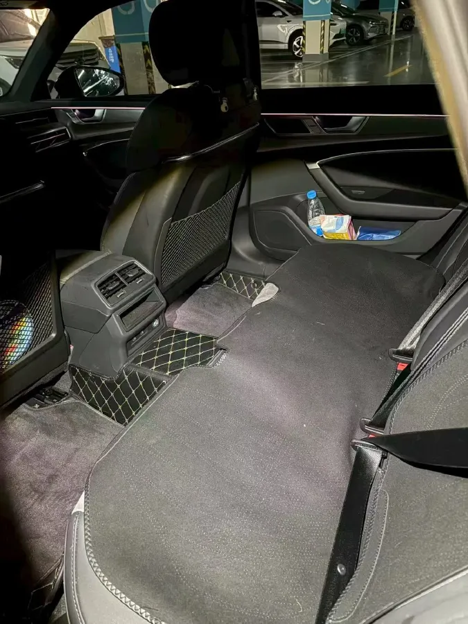 2023 Audi A6L 2.0T 190HP L4 7DCT,autocango,china used car exporter,china ev exporter,chinese used car exporter,chinese used ev exporter