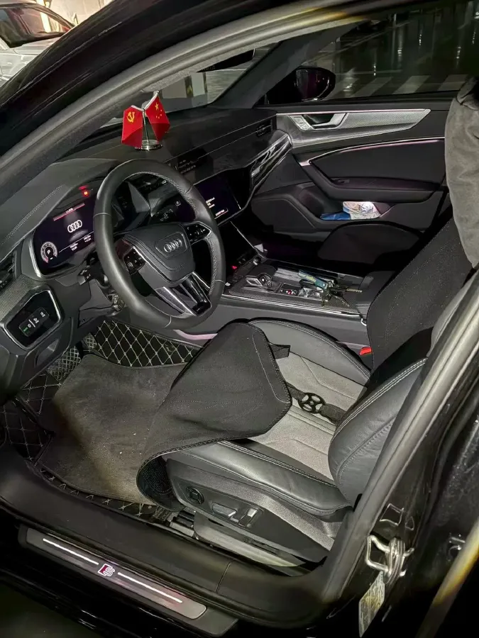 2023 Audi A6L 2.0T 190HP L4 7DCT,autocango,china used car exporter,china ev exporter,chinese used car exporter,chinese used ev exporter