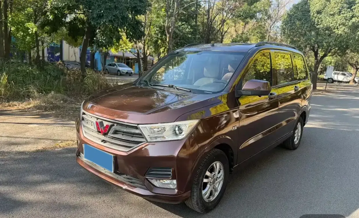 2021 WuLing HongGuang 1.5L 99HP L4 6MT,autocango,china used car exporter,china ev exporter,chinese used car exporter,chinese used ev exporter