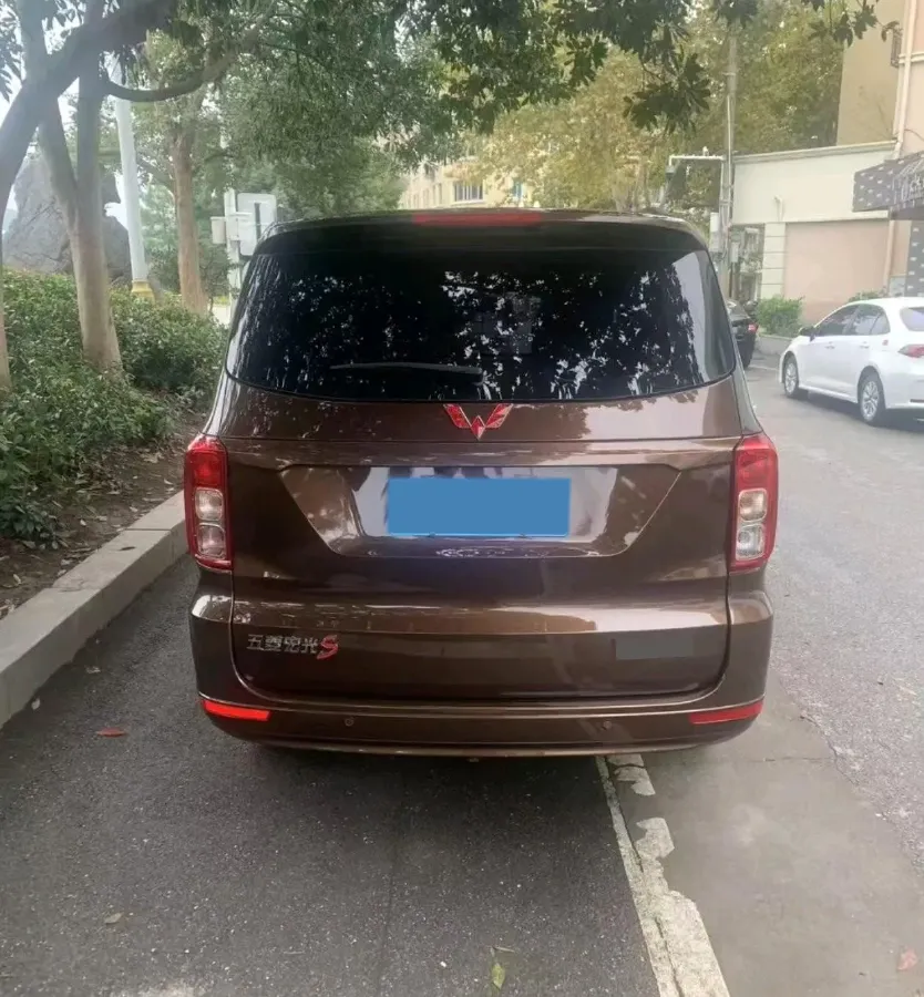 2021 WuLing HongGuang 1.5L 99HP L4 6MT,autocango,china used car exporter,china ev exporter,chinese used car exporter,chinese used ev exporter