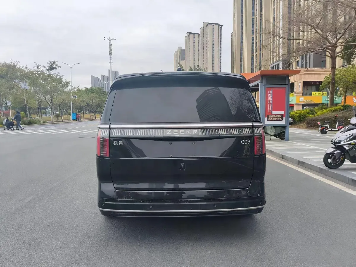 2022 Zeekr 009 BEV 116KWH,autocango,china used car exporter,china ev exporter,chinese used car exporter,chinese used ev exporter