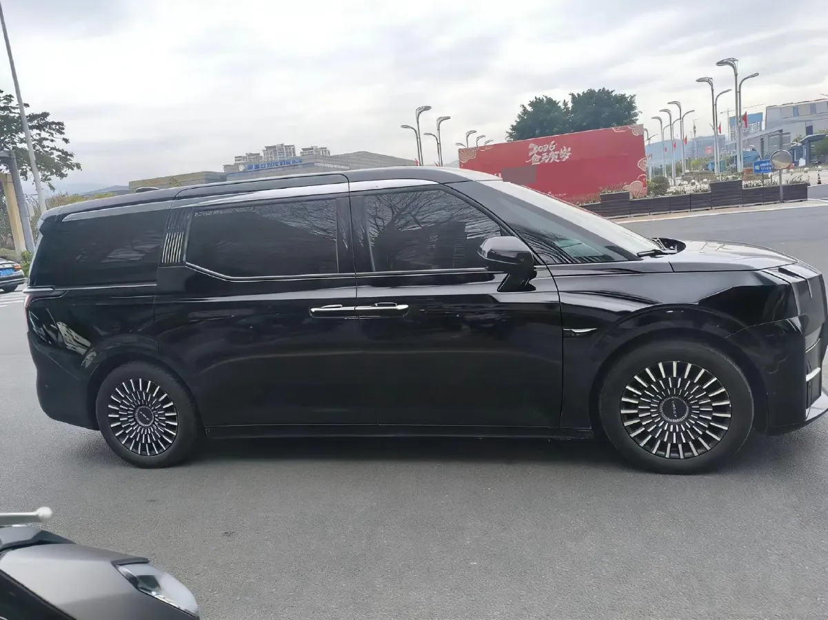 2022 Zeekr 009 BEV 116KWH,autocango,china used car exporter,china ev exporter,chinese used car exporter,chinese used ev exporter