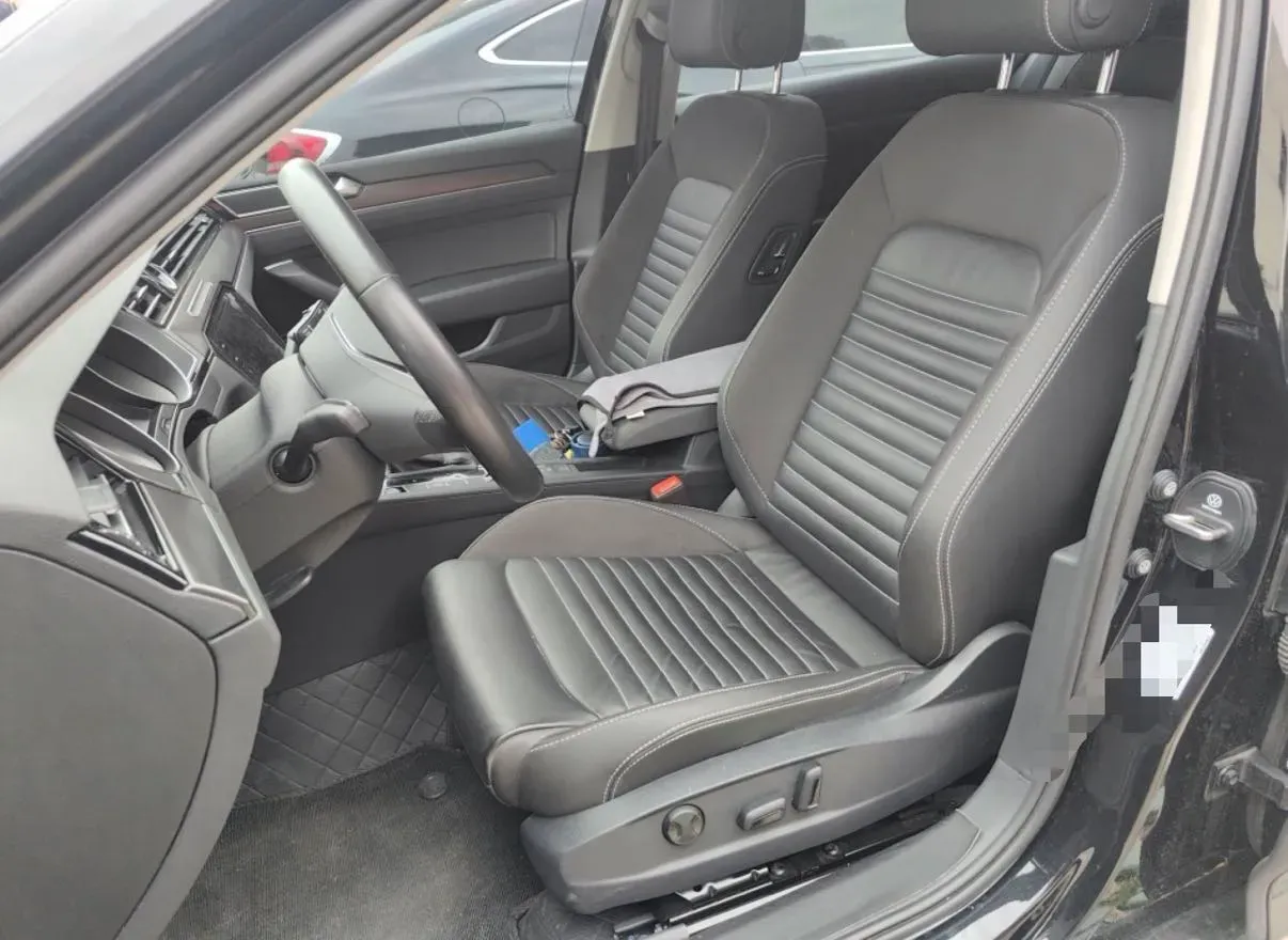 2020 Volkswagen Magotan 2.0T 186HP L4 7DCT,autocango,china used car exporter,china ev exporter,chinese used car exporter,chinese used ev exporter