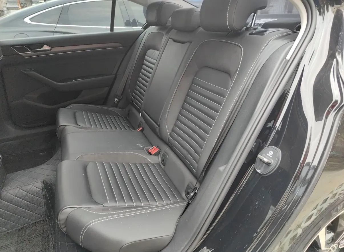 2020 Volkswagen Magotan 2.0T 186HP L4 7DCT,autocango,china used car exporter,china ev exporter,chinese used car exporter,chinese used ev exporter