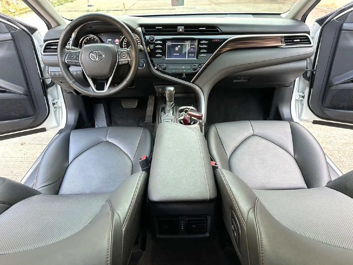2018 Toyota Camry 2.0L 169HP L4 6AT,autocango,china used car exporter,china ev exporter,chinese used car exporter,chinese used ev exporter