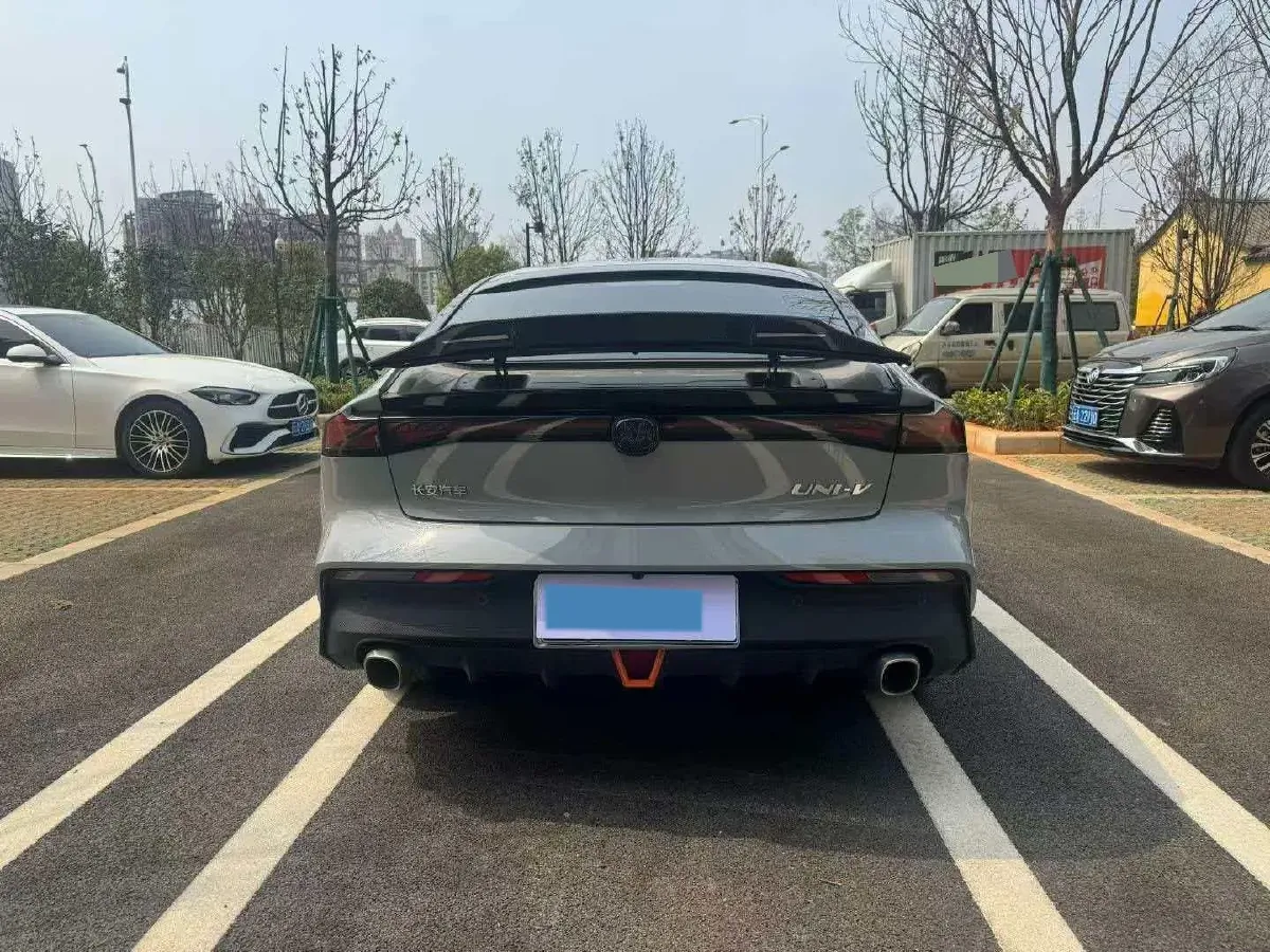 2022 ChangAn UNI-V 1.5T 188HP L4 7DCT,autocango,china used car exporter,china ev exporter,chinese used car exporter,chinese used ev exporter