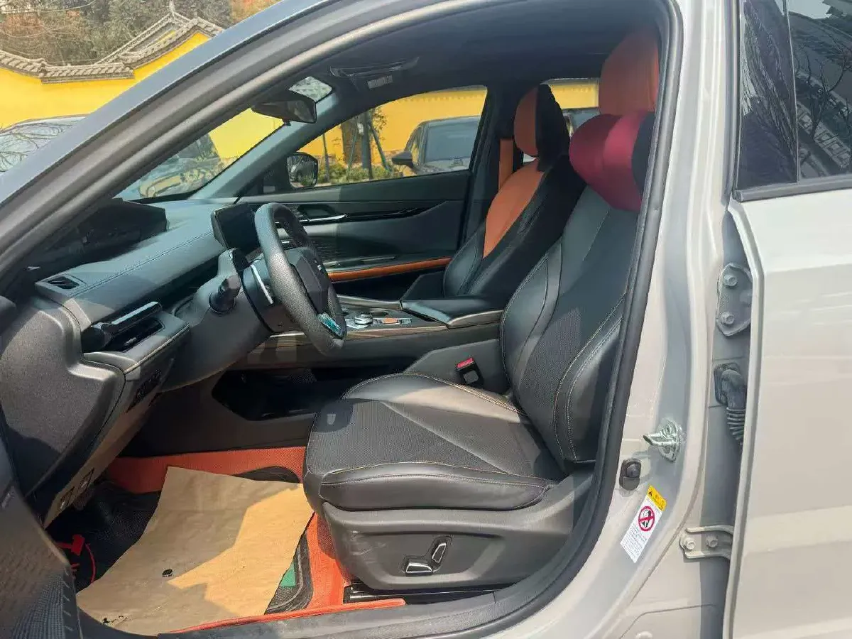 2022 ChangAn UNI-V 1.5T 188HP L4 7DCT,autocango,china used car exporter,china ev exporter,chinese used car exporter,chinese used ev exporter