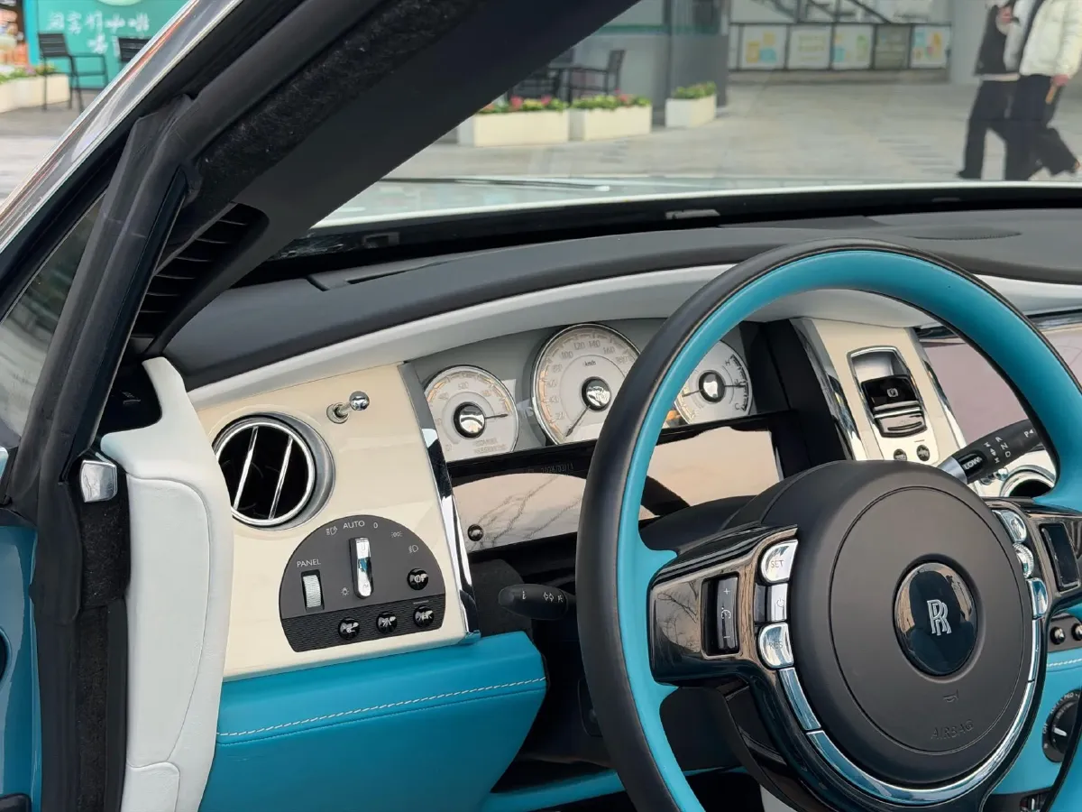 2018 Rolls-Royce Dawn 6.6T 571HP V12 8AT,autocango,china used car exporter,china ev exporter,chinese used car exporter,chinese used ev exporter