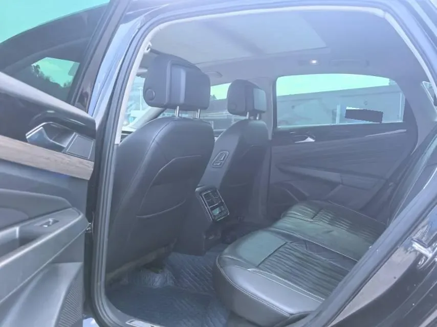 2019 Volvo V40 1.5T 152HP L4 6AT,autocango,china used car exporter,china ev exporter,chinese used car exporter,chinese used ev exporter