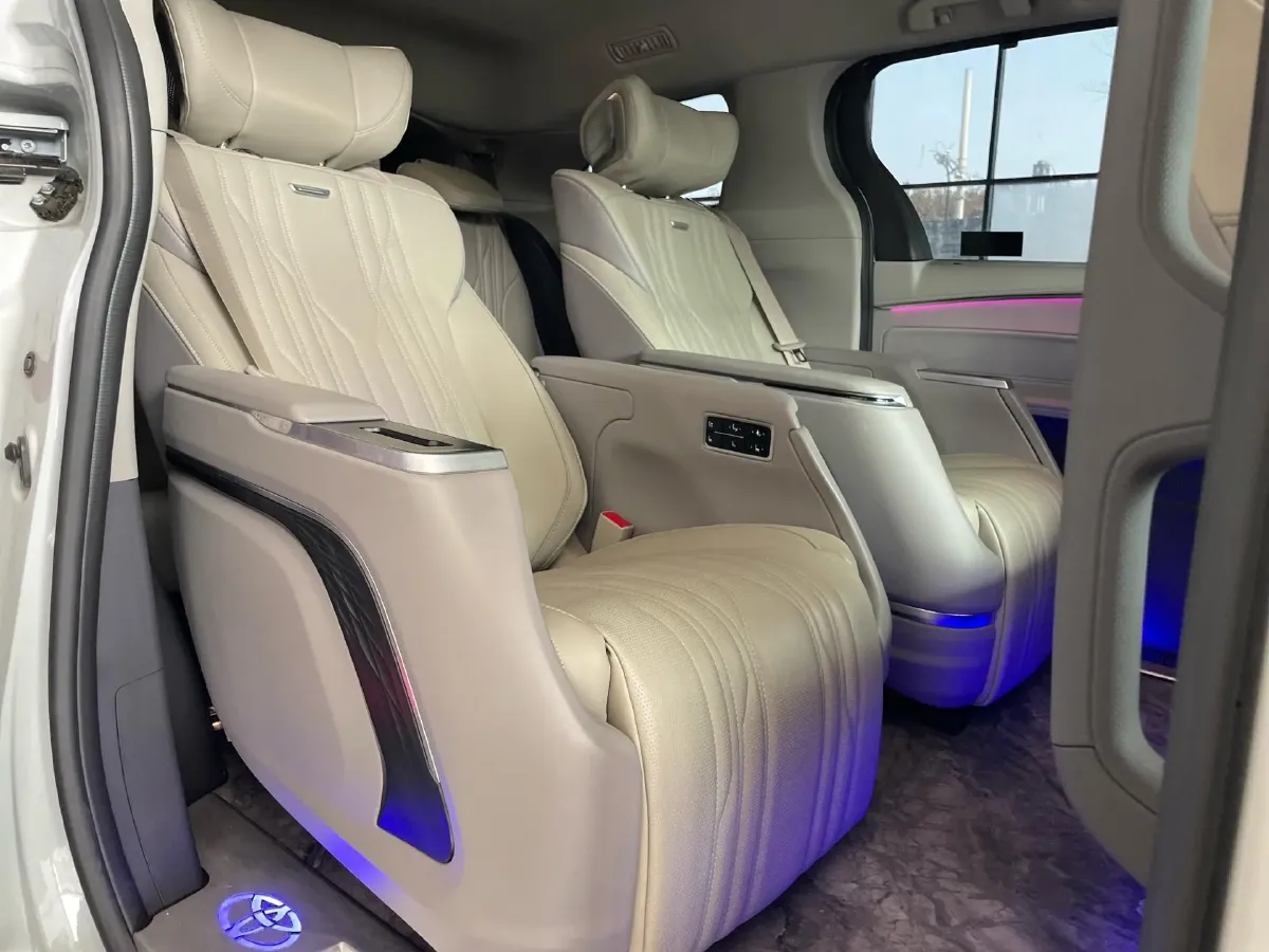 2024 Toyota Sienna 2.5L 189HP L4 E-CVT Hybrid,autocango,china used car exporter,china ev exporter,chinese used car exporter,chinese used ev exporter