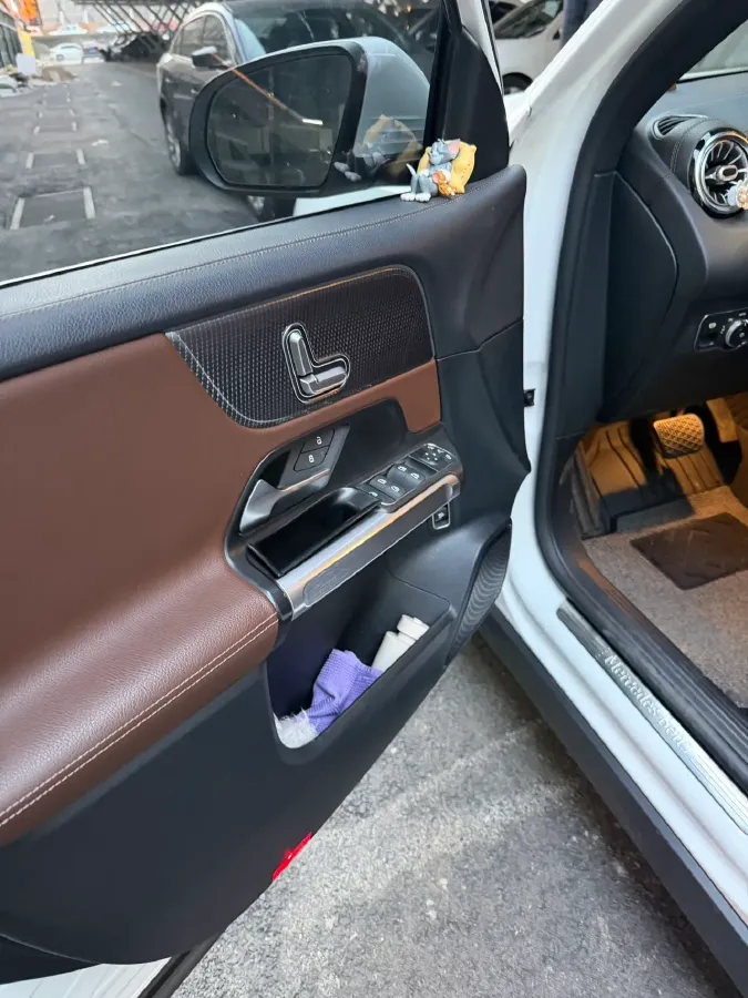 2021 Mercedes-Benz GLB Class 1.3T 163HP L4 7DCT,autocango,china used car exporter,china ev exporter,chinese used car exporter,chinese used ev exporter