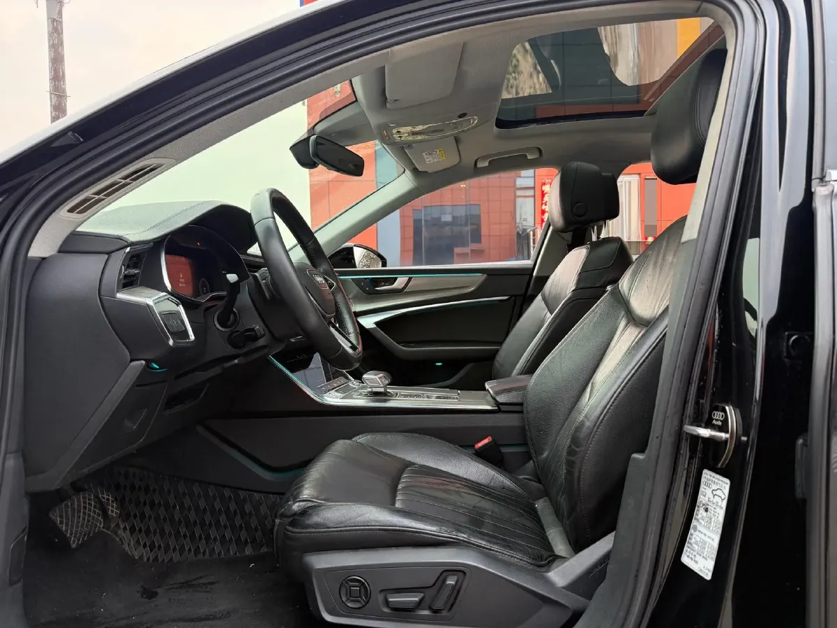 2020 Audi A6L 2.0T 190HP L4 7DCT,autocango,china used car exporter,china ev exporter,chinese used car exporter,chinese used ev exporter