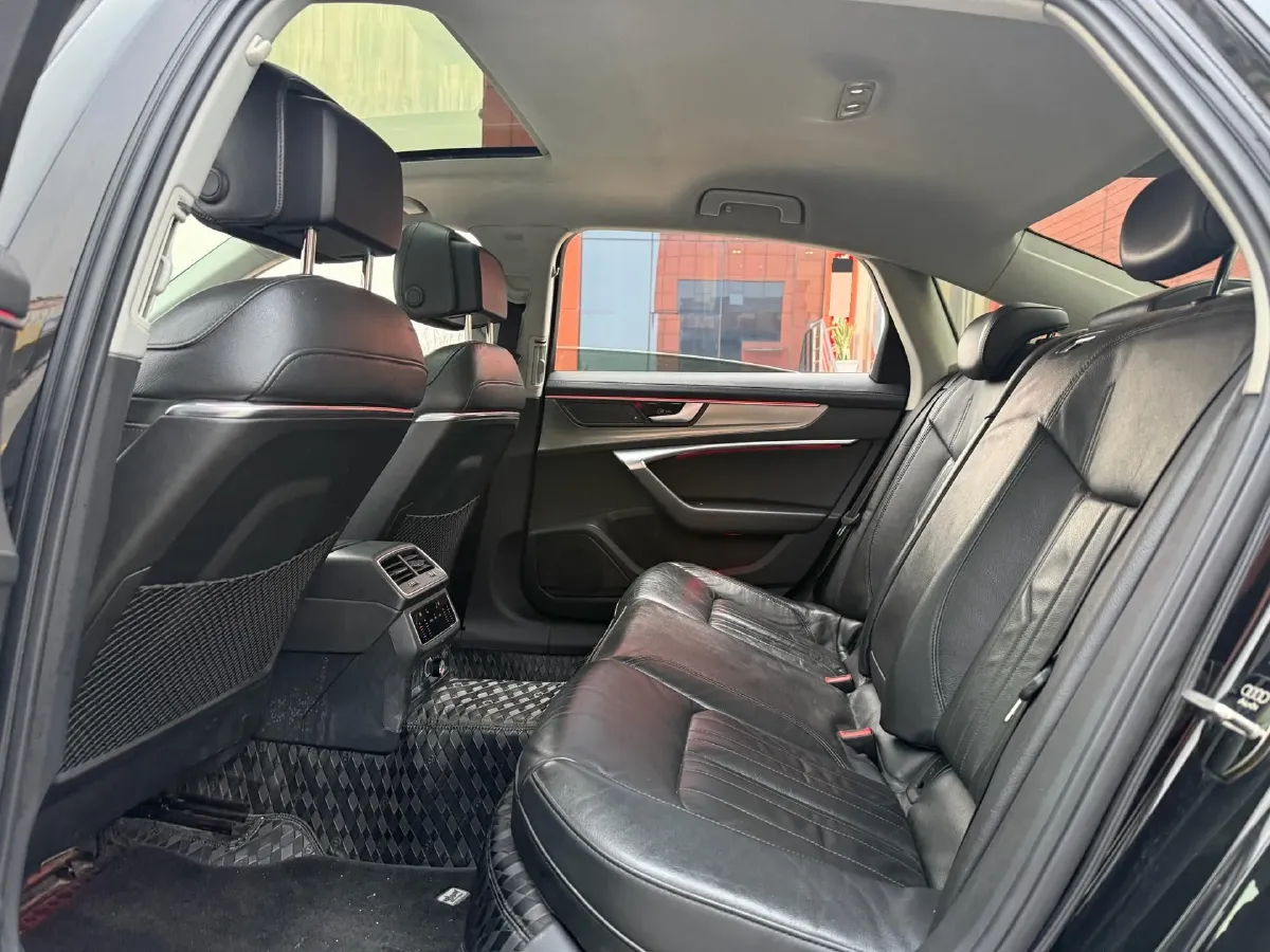 2020 Audi A6L 2.0T 190HP L4 7DCT,autocango,china used car exporter,china ev exporter,chinese used car exporter,chinese used ev exporter