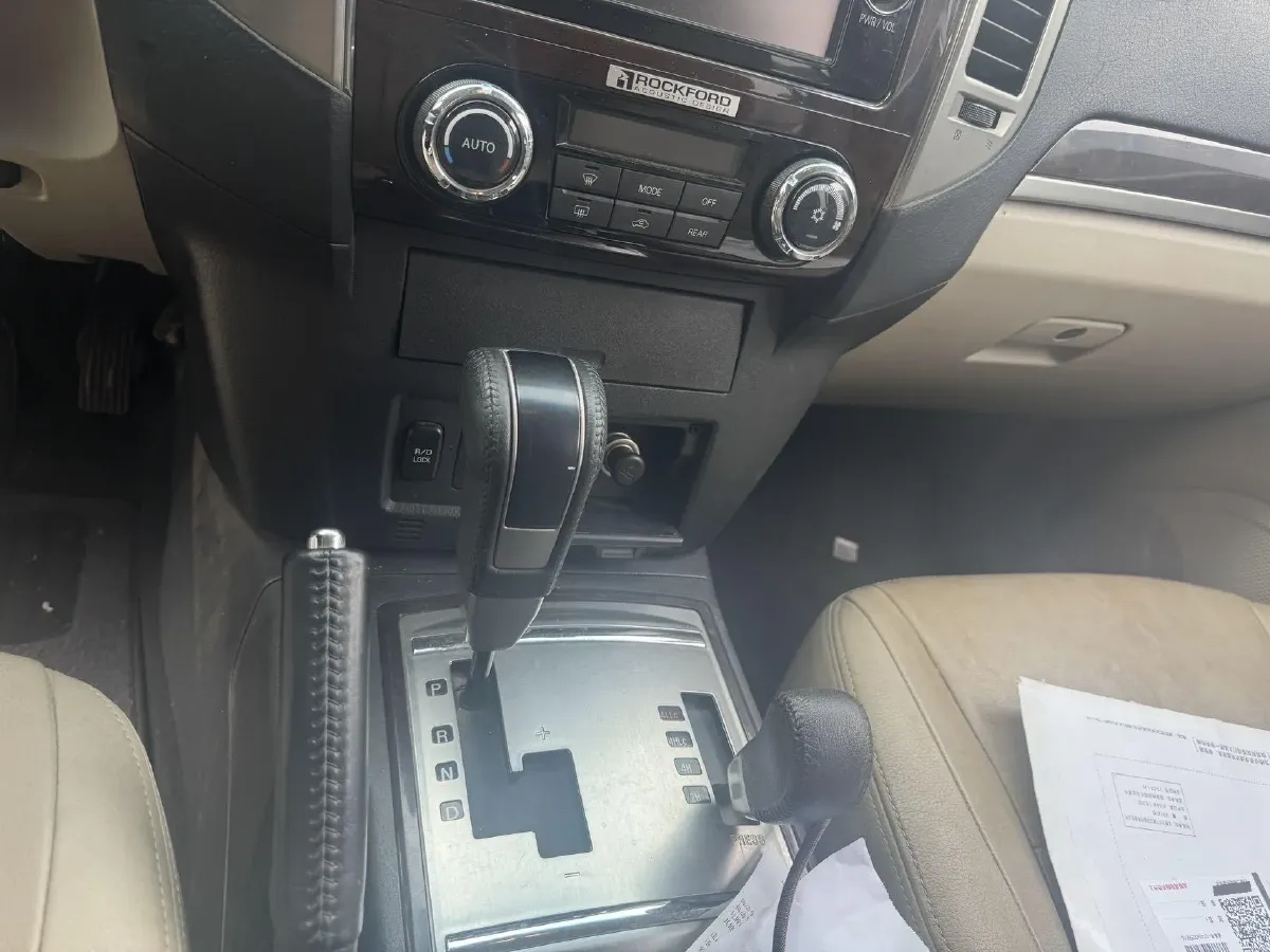 2017 Land Rover Range Rover Evoque 2.0T 241HP L4 9AT,autocango,china used car exporter,china ev exporter,chinese used car exporter,chinese used ev exporter