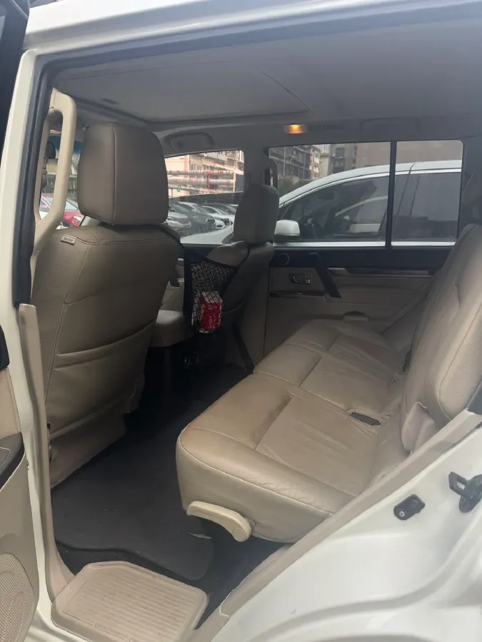 2017 Land Rover Range Rover Evoque 2.0T 241HP L4 9AT,autocango,china used car exporter,china ev exporter,chinese used car exporter,chinese used ev exporter