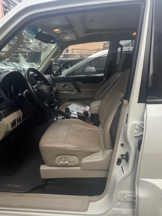 2017 Land Rover Range Rover Evoque 2.0T 241HP L4 9AT,autocango,china used car exporter,china ev exporter,chinese used car exporter,chinese used ev exporter