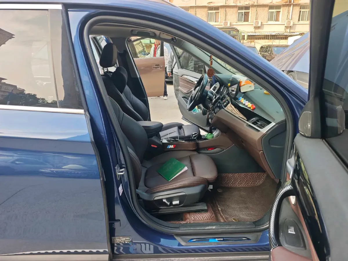 2021 BMW X1 2.0T 192HP L4 7DCT,autocango,china used car exporter,china ev exporter,chinese used car exporter,chinese used ev exporter