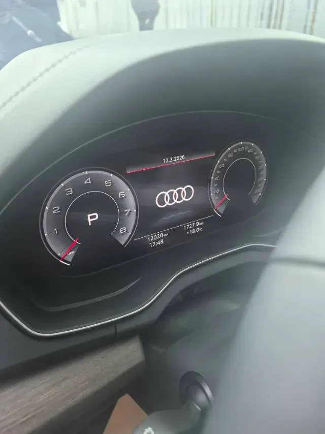 2025 Audi Q5L 2.0T 245HP L4 7DCT,autocango,china used car exporter,china ev exporter,chinese used car exporter,chinese used ev exporter