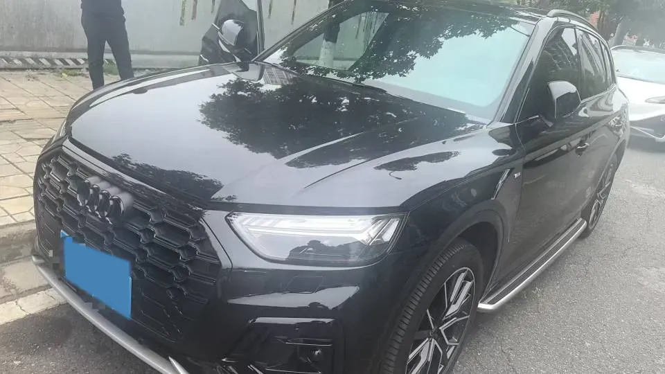 2025 Audi Q5L 2.0T 245HP L4 7DCT,autocango,china used car exporter,china ev exporter,chinese used car exporter,chinese used ev exporter
