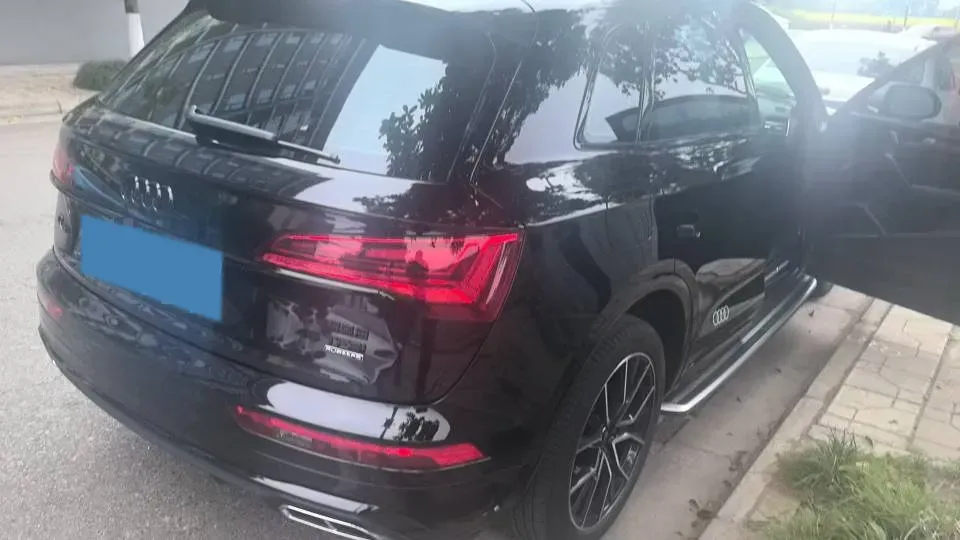 2025 Audi Q5L 2.0T 245HP L4 7DCT,autocango,china used car exporter,china ev exporter,chinese used car exporter,chinese used ev exporter