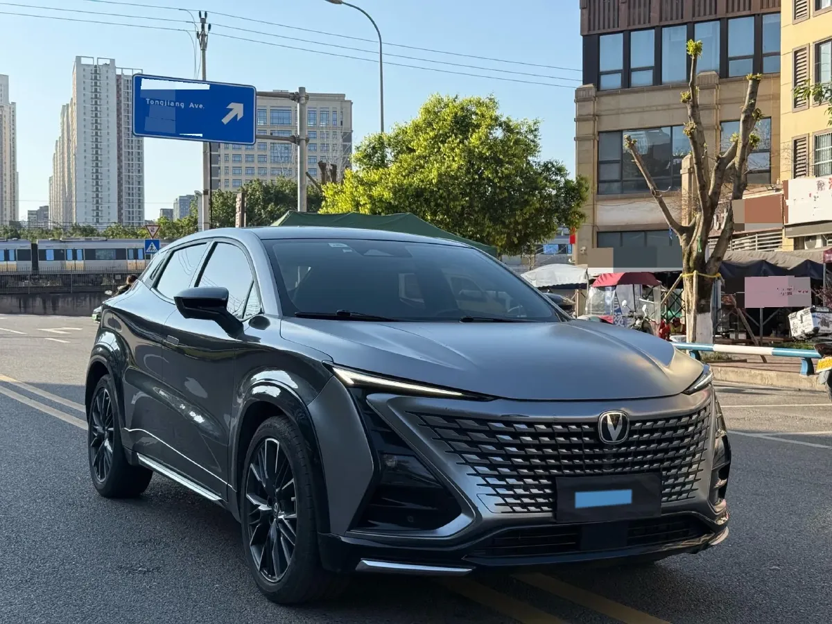 2023 ChangAn UNI-T 1.5T 188HP L4 7DCT,autocango,china used car exporter,china ev exporter,chinese used car exporter,chinese used ev exporter