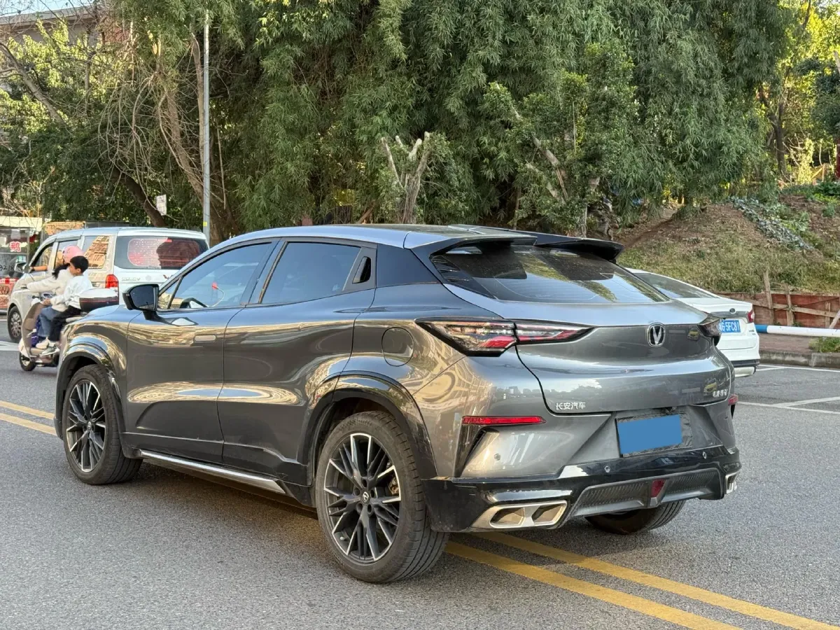 2023 ChangAn UNI-T 1.5T 188HP L4 7DCT,autocango,china used car exporter,china ev exporter,chinese used car exporter,chinese used ev exporter