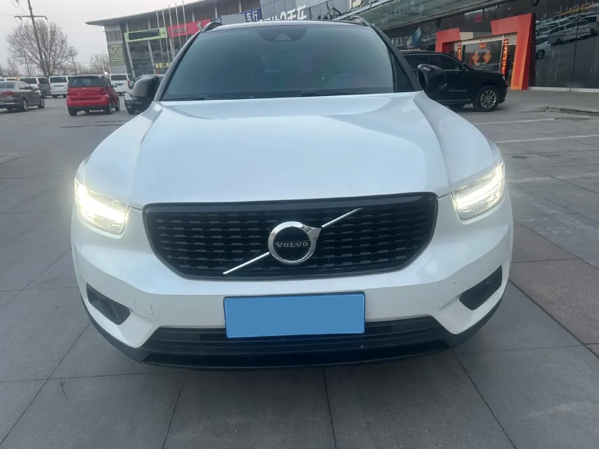 2021 Volvo XC40 2.0T 190HP L4 8AT,autocango,china used car exporter,china ev exporter,chinese used car exporter,chinese used ev exporter