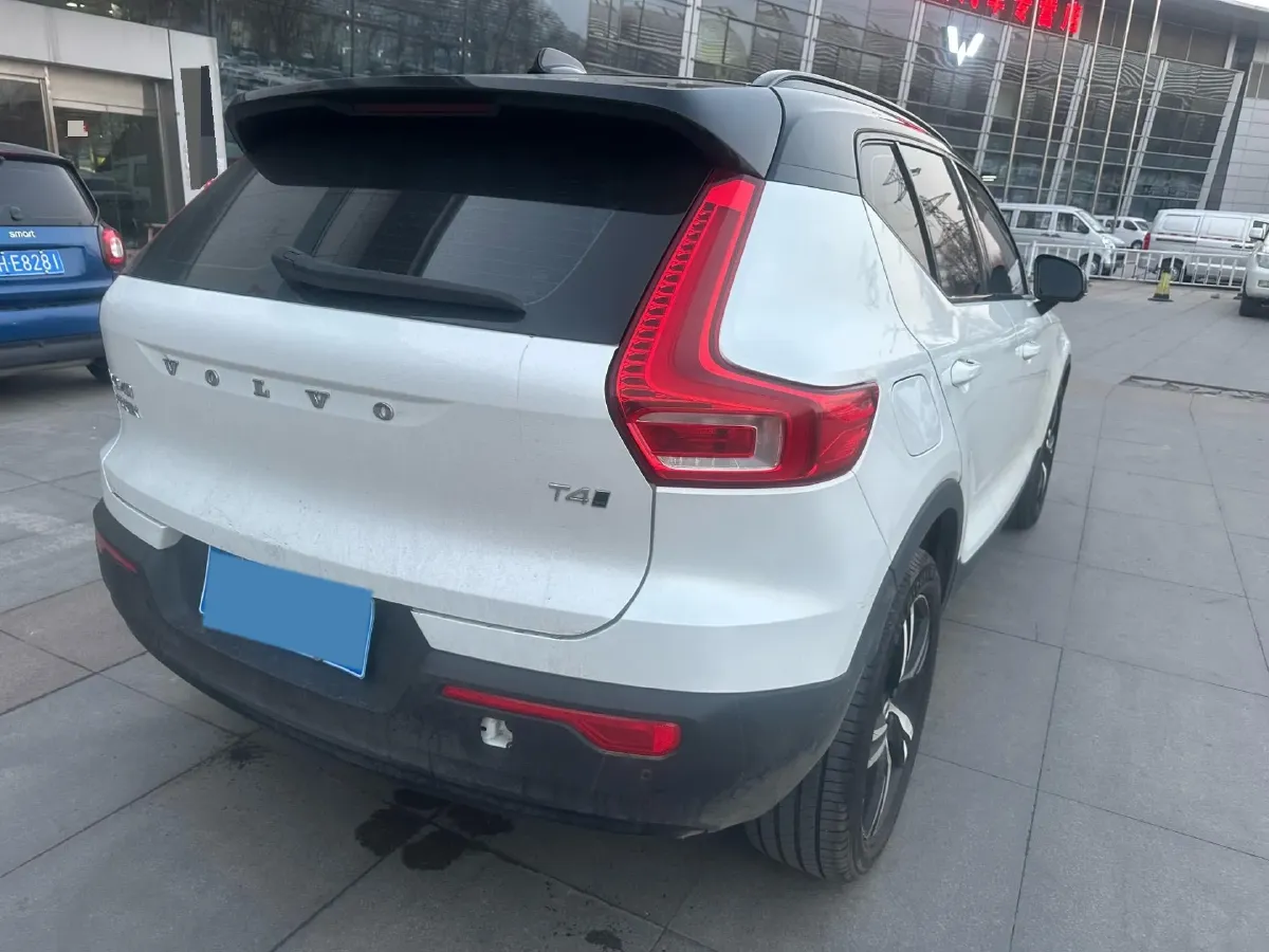 2021 Volvo XC40 2.0T 190HP L4 8AT,autocango,china used car exporter,china ev exporter,chinese used car exporter,chinese used ev exporter
