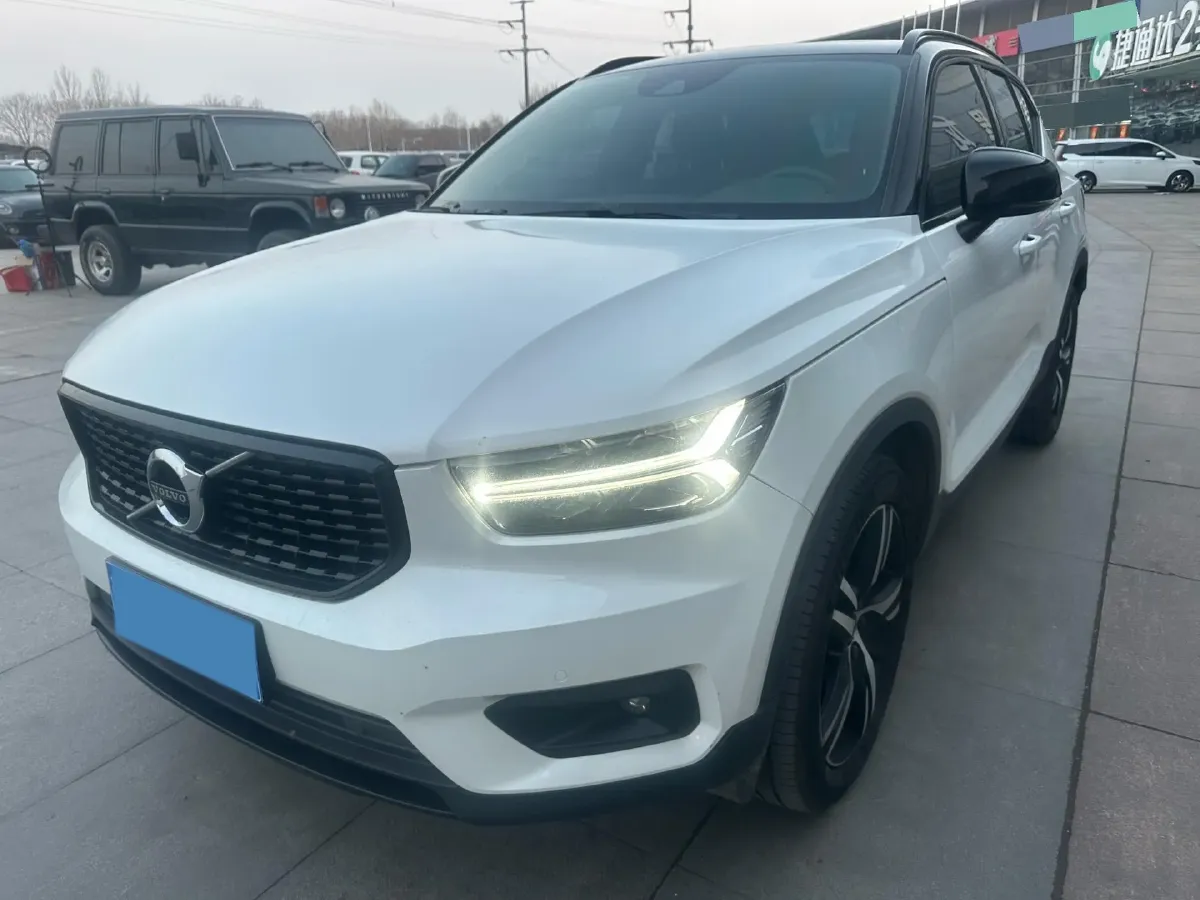 2021 Volvo XC40 2.0T 190HP L4 8AT,autocango,china used car exporter,china ev exporter,chinese used car exporter,chinese used ev exporter