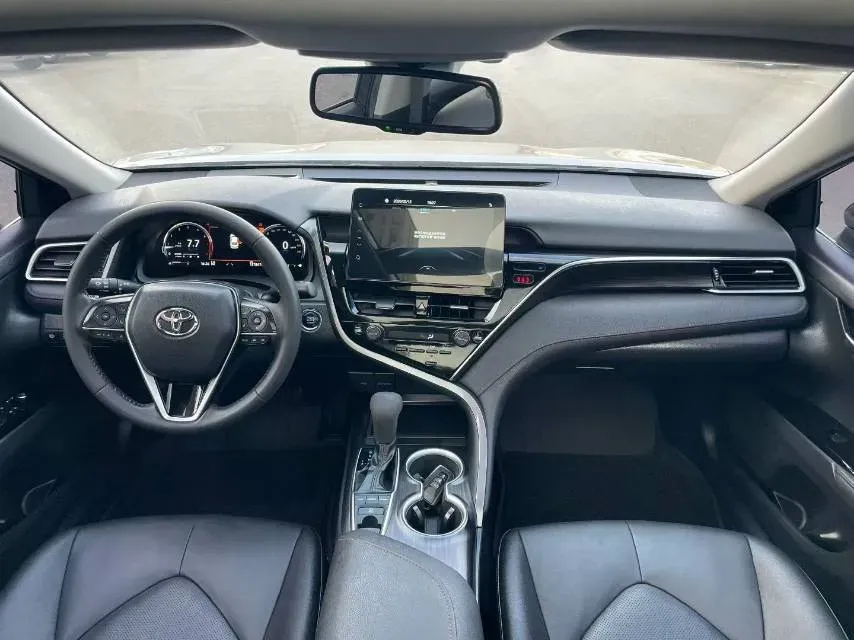 2021 Toyota Camry 2.5L 209HP L4 8AT,autocango,china used car exporter,china ev exporter,chinese used car exporter,chinese used ev exporter