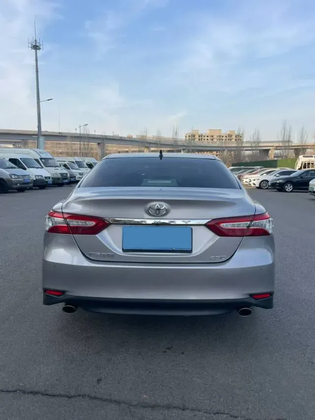 2021 Toyota Camry 2.5L 209HP L4 8AT,autocango,china used car exporter,china ev exporter,chinese used car exporter,chinese used ev exporter