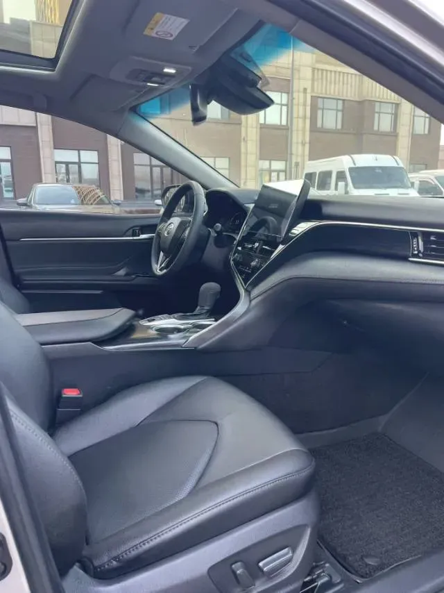 2021 Toyota Camry 2.5L 209HP L4 8AT,autocango,china used car exporter,china ev exporter,chinese used car exporter,chinese used ev exporter