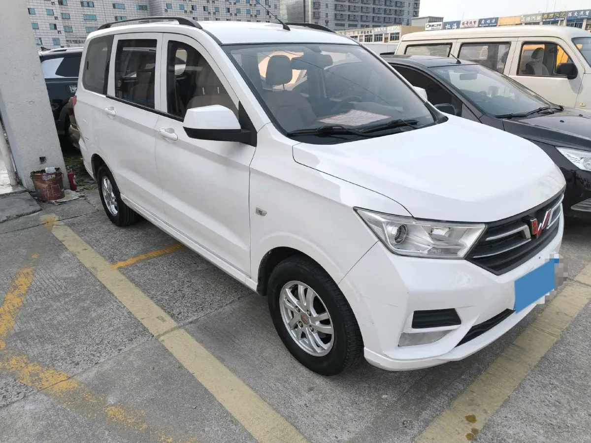 2019 WuLing HongGuang 1.5L 99HP L4 6MT,autocango,china used car exporter,china ev exporter,chinese used car exporter,chinese used ev exporter