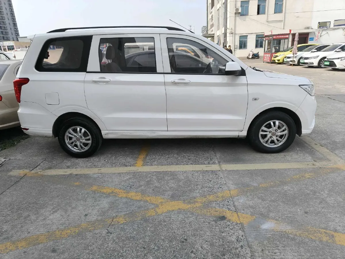 2019 WuLing HongGuang 1.5L 99HP L4 6MT,autocango,china used car exporter,china ev exporter,chinese used car exporter,chinese used ev exporter