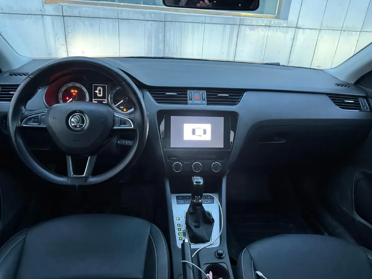 2022 Skoda Octavia 1.5L 113HP L4 6AT,autocango,china used car exporter,china ev exporter,chinese used car exporter,chinese used ev exporter