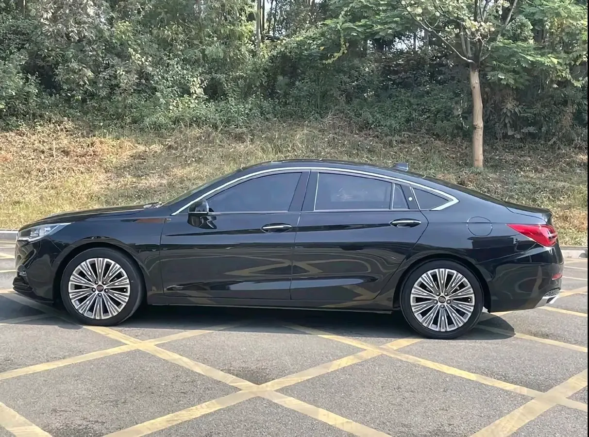 2022 HongQi H5 1.8T 197HP L4 6AT,autocango,china used car exporter,china ev exporter,chinese used car exporter,chinese used ev exporter