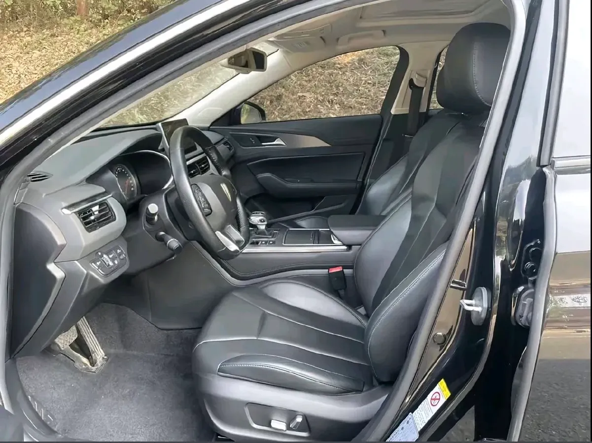 2022 HongQi H5 1.8T 197HP L4 6AT,autocango,china used car exporter,china ev exporter,chinese used car exporter,chinese used ev exporter