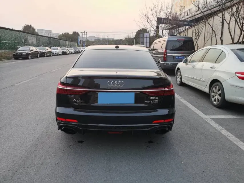 2021 Audi A6L 2.0T 190HP L4 7DCT,autocango,china used car exporter,china ev exporter,chinese used car exporter,chinese used ev exporter