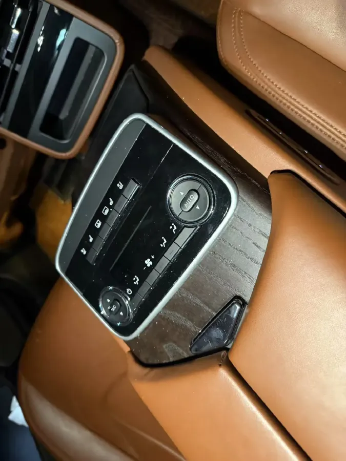 2018 Maserati Quattroporte 3.0T 350HP V6 8AT,autocango,china used car exporter,china ev exporter,chinese used car exporter,chinese used ev exporter