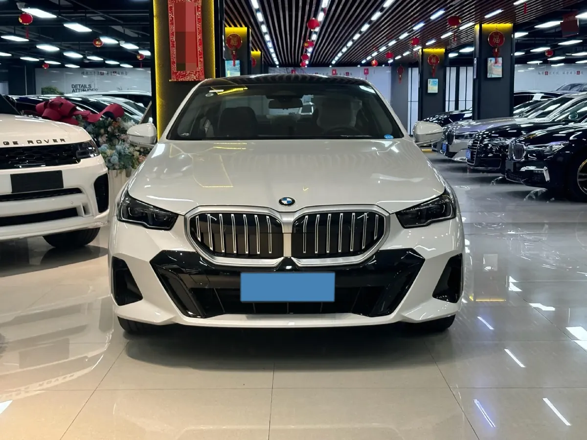 2026 BMW 5 Series 2.0T 258HP L4 8AT,autocango,china used car exporter,china ev exporter,chinese used car exporter,chinese used ev exporter