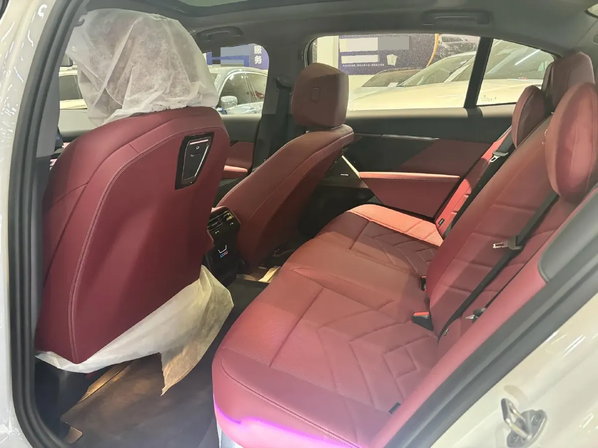 2026 BMW 5 Series 2.0T 258HP L4 8AT,autocango,china used car exporter,china ev exporter,chinese used car exporter,chinese used ev exporter