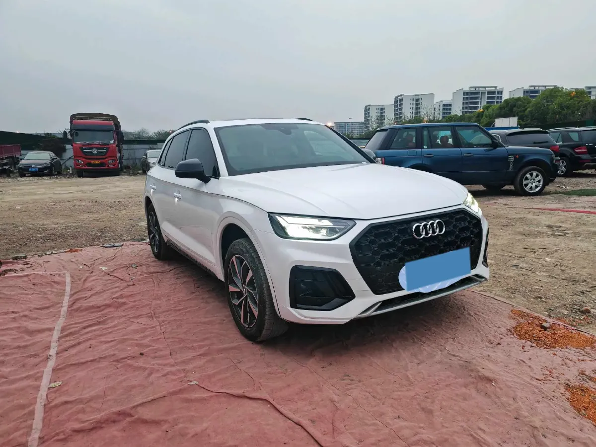 2024 Audi Q5L 2.0T 245HP L4 7DCT,autocango,china used car exporter,china ev exporter,chinese used car exporter,chinese used ev exporter