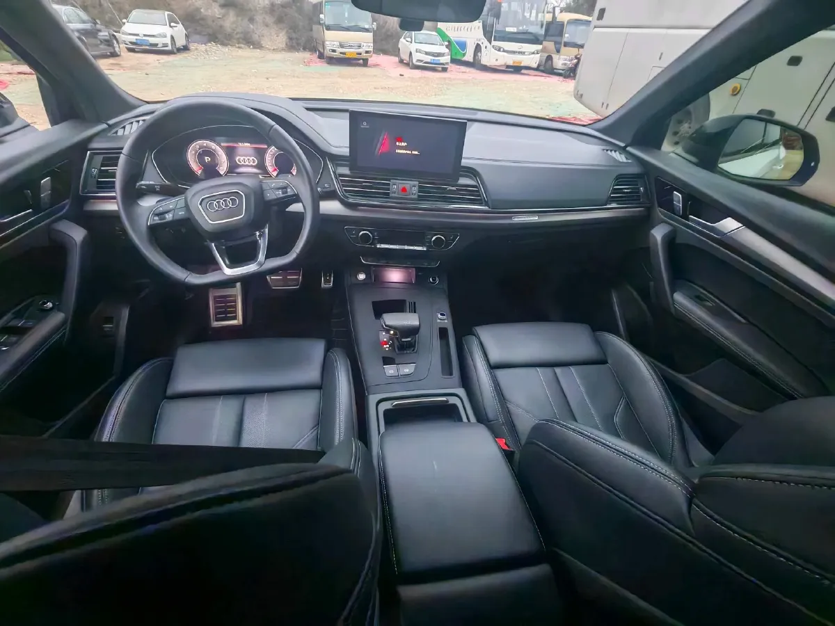 2024 Audi Q5L 2.0T 245HP L4 7DCT,autocango,china used car exporter,china ev exporter,chinese used car exporter,chinese used ev exporter