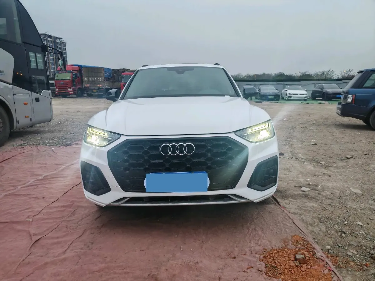 2024 Audi Q5L 2.0T 245HP L4 7DCT,autocango,china used car exporter,china ev exporter,chinese used car exporter,chinese used ev exporter