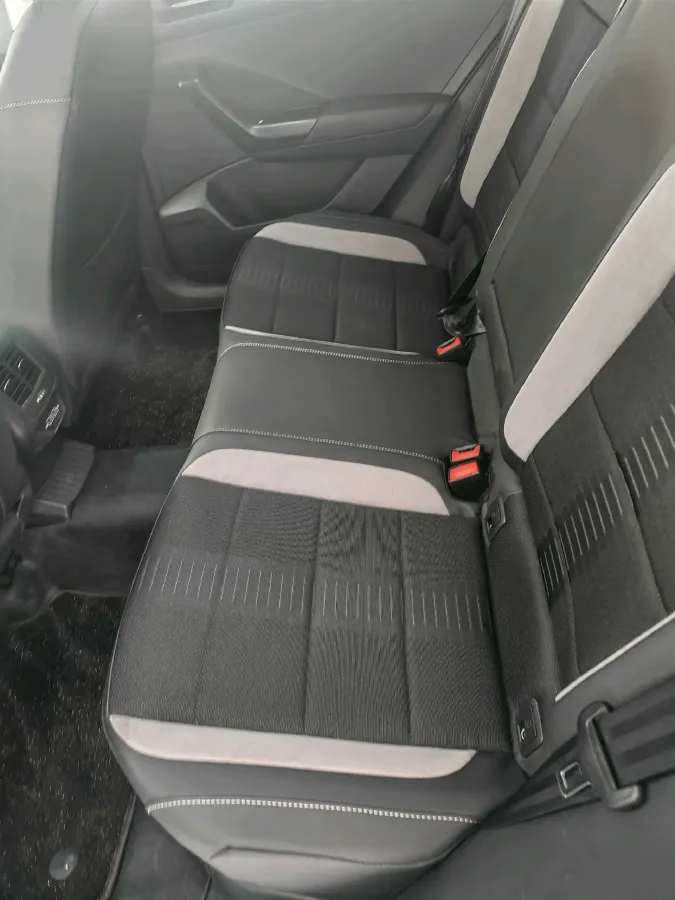 2022 Volkswagen T-Roc 1.4T 150HP L4 7DCT,autocango,china used car exporter,china ev exporter,chinese used car exporter,chinese used ev exporter