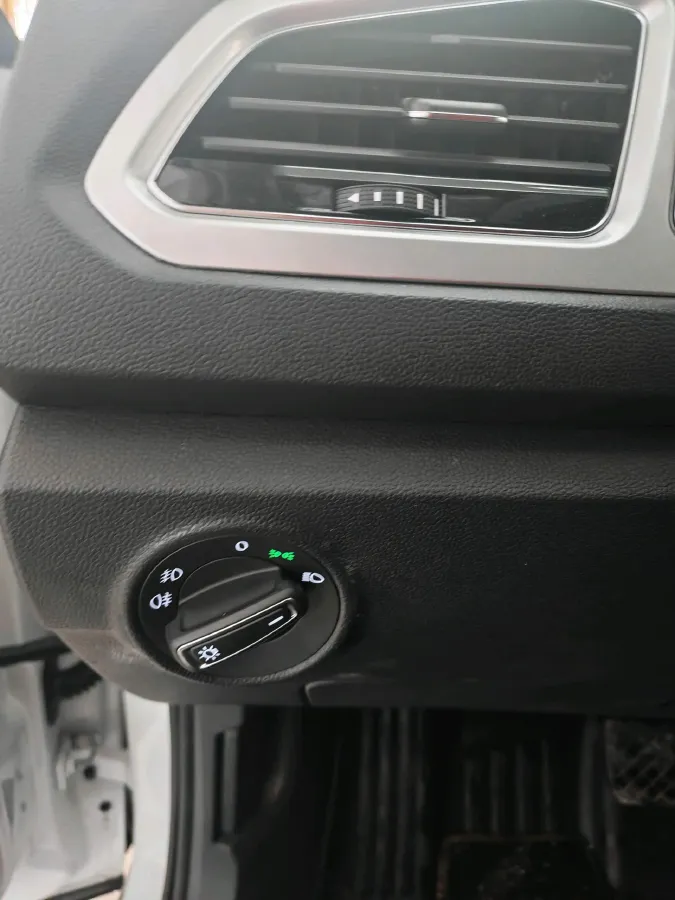 2022 Volkswagen T-Roc 1.4T 150HP L4 7DCT,autocango,china used car exporter,china ev exporter,chinese used car exporter,chinese used ev exporter