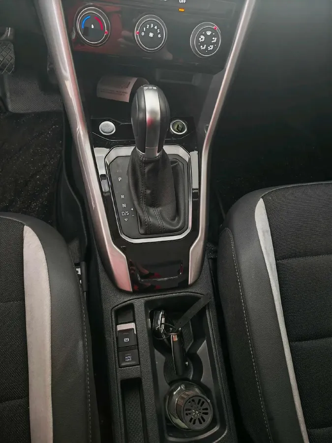 2022 Volkswagen T-Roc 1.4T 150HP L4 7DCT,autocango,china used car exporter,china ev exporter,chinese used car exporter,chinese used ev exporter